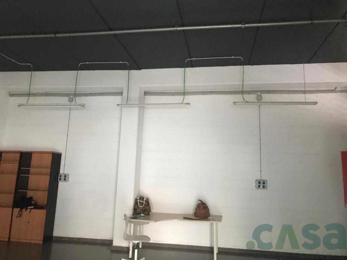 For sale of industrial plant/warehouse in Badalona