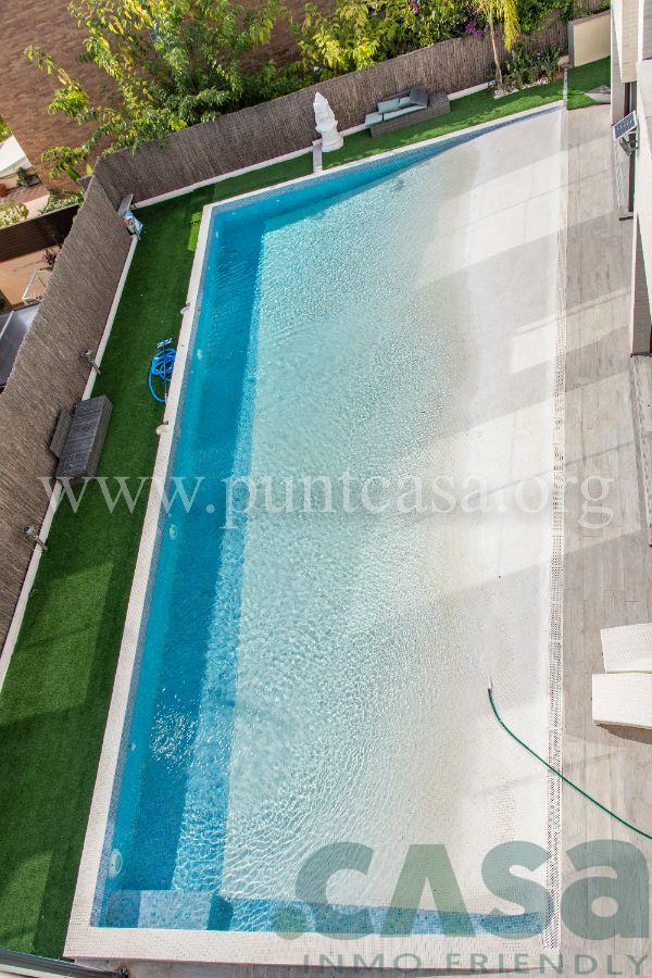 For sale of hotel in Barcelona
