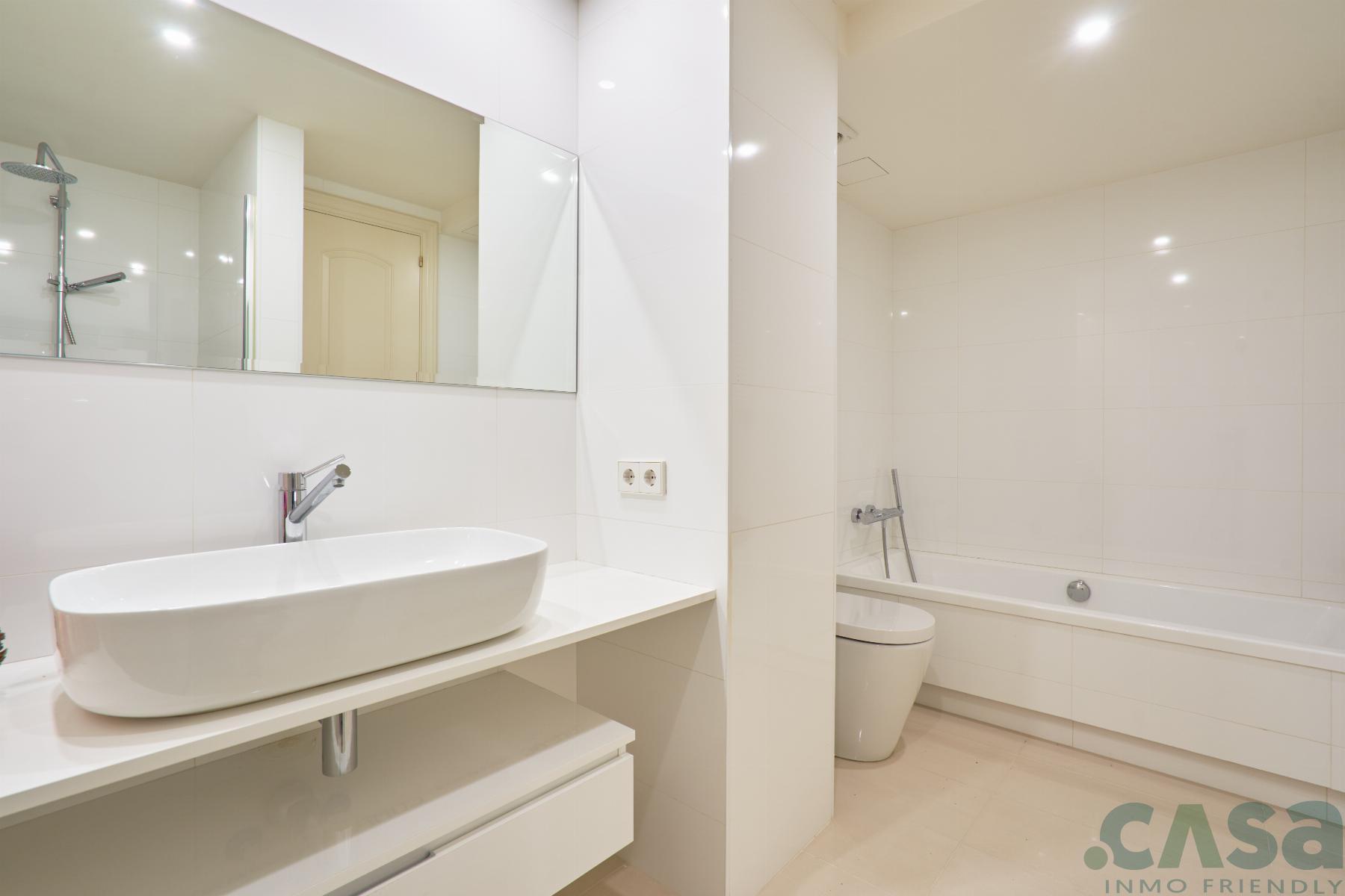 For sale of flat in Barcelona