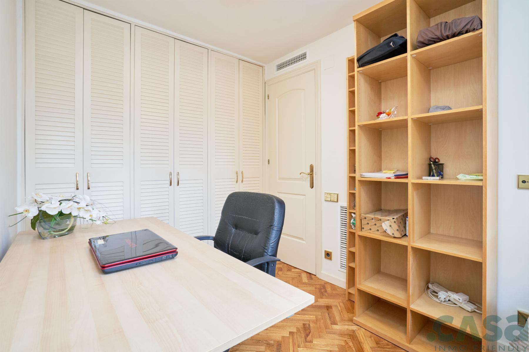 For sale of flat in Barcelona