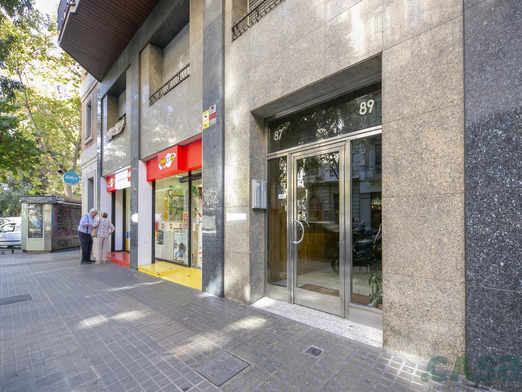 For sale of flat in Barcelona