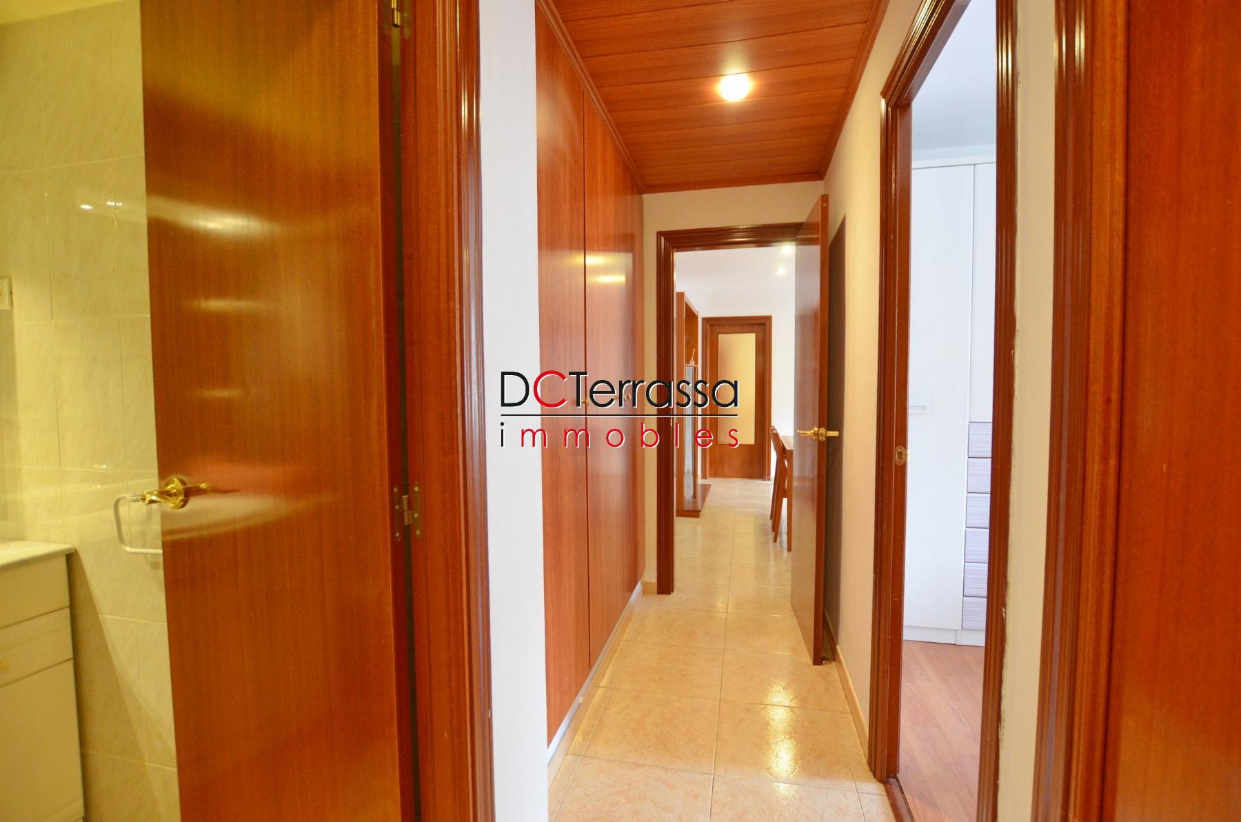 For sale of flat in Terrassa