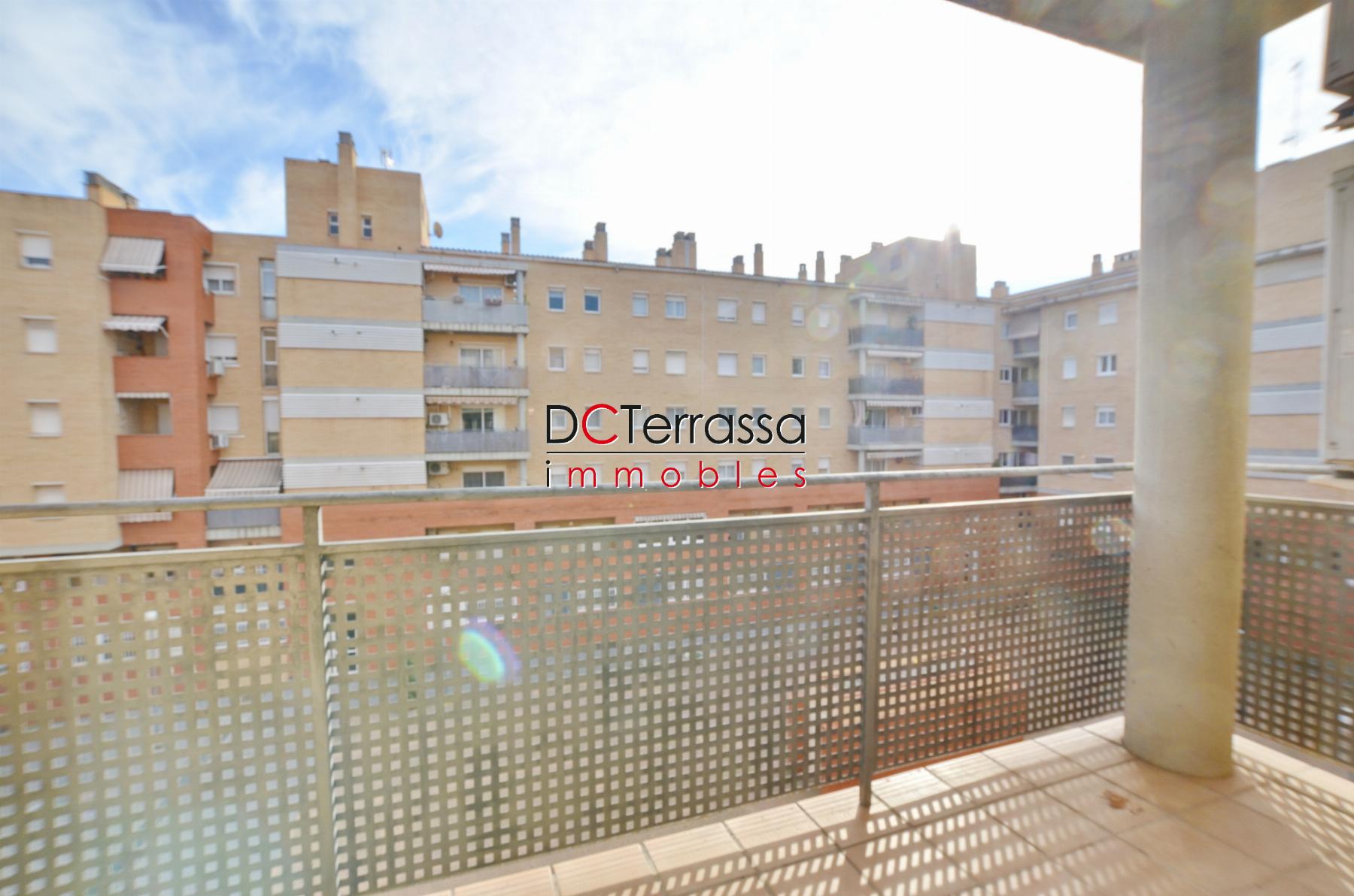 For sale of flat in Terrassa