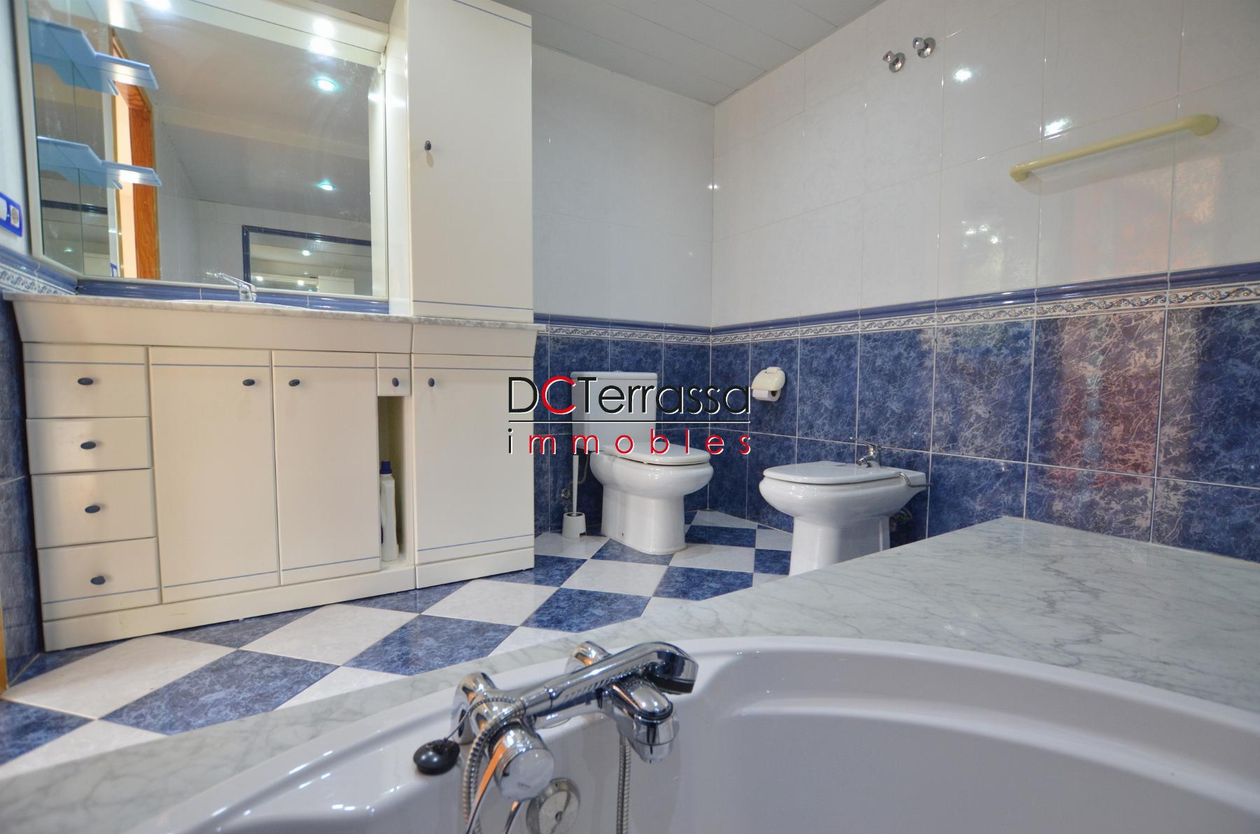 For sale of flat in Terrassa