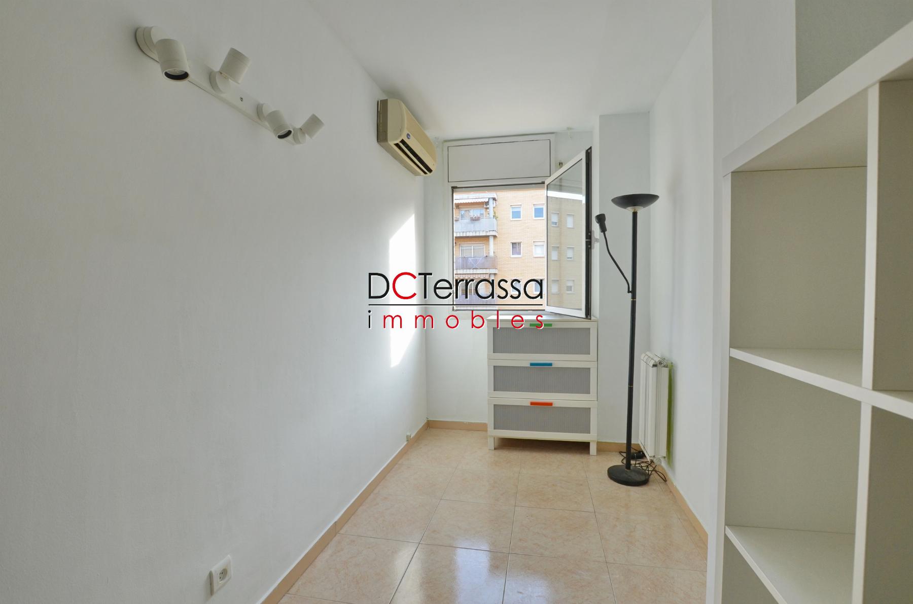 For sale of flat in Terrassa