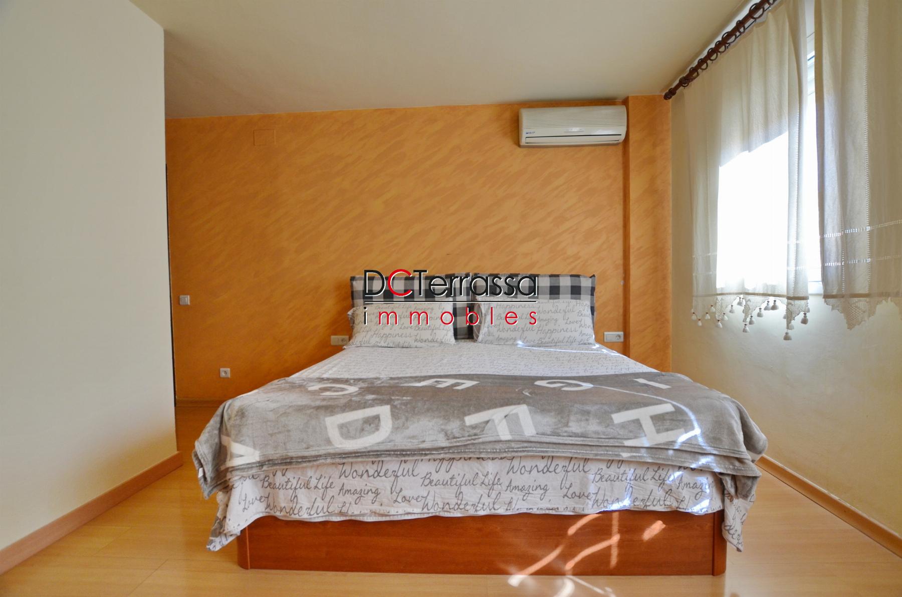 For sale of flat in Terrassa