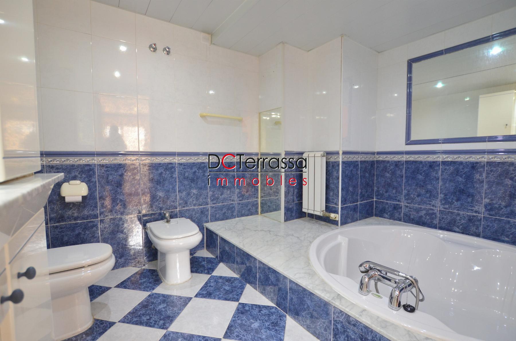 For sale of flat in Terrassa
