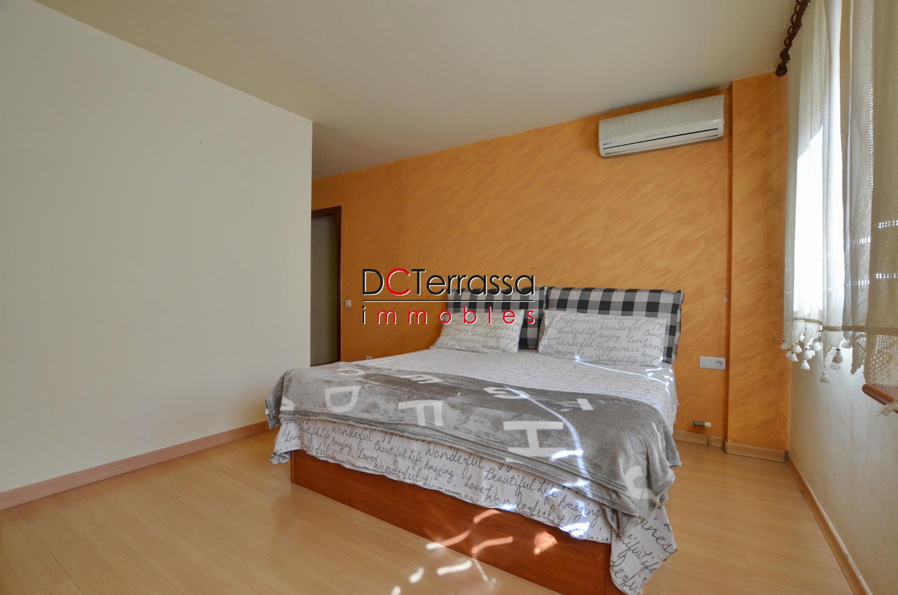 For sale of flat in Terrassa