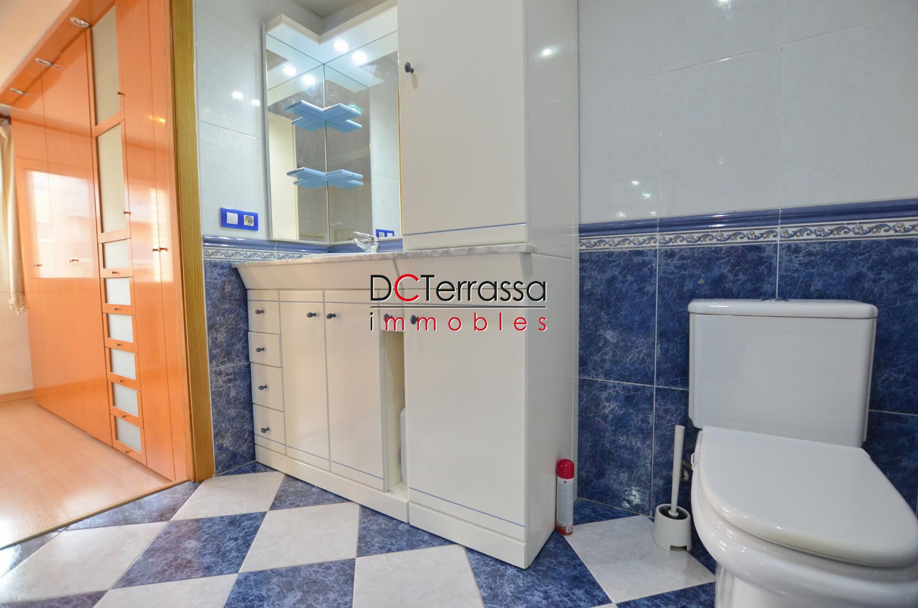 For sale of flat in Terrassa