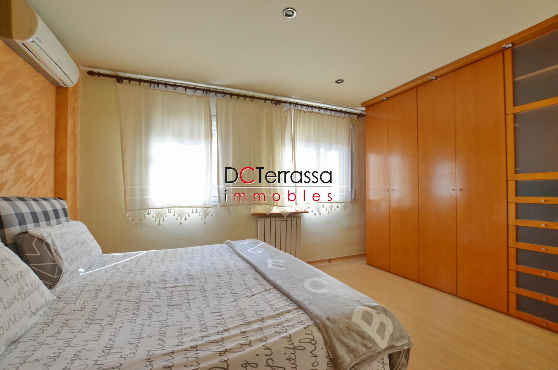 For sale of flat in Terrassa