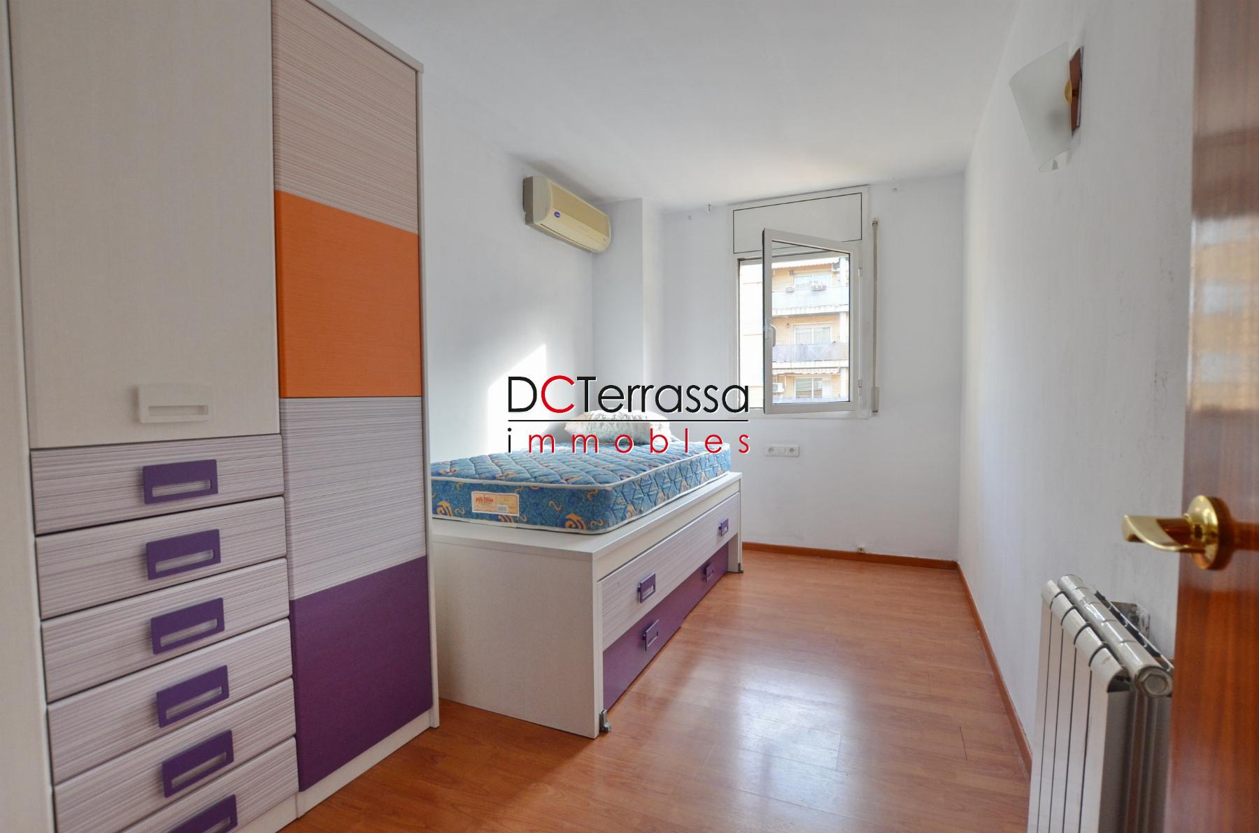 For sale of flat in Terrassa