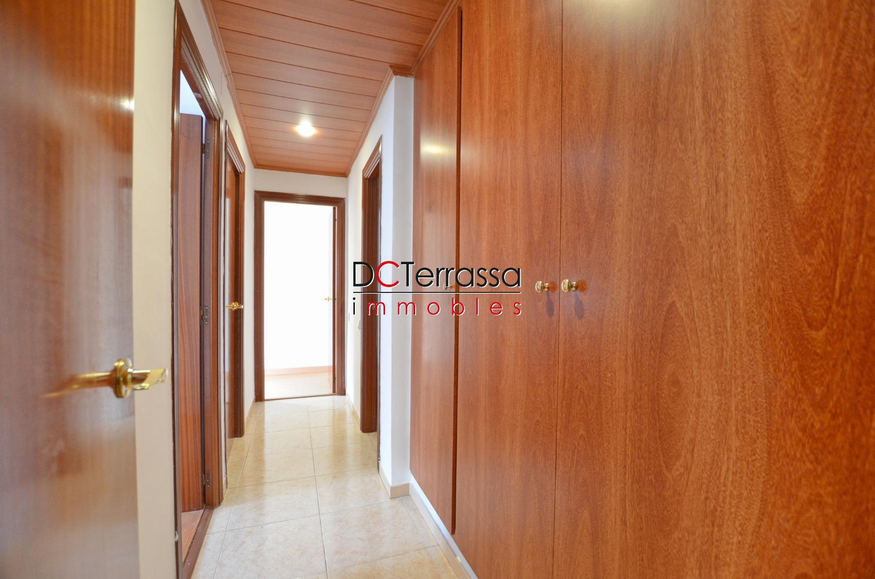 For sale of flat in Terrassa