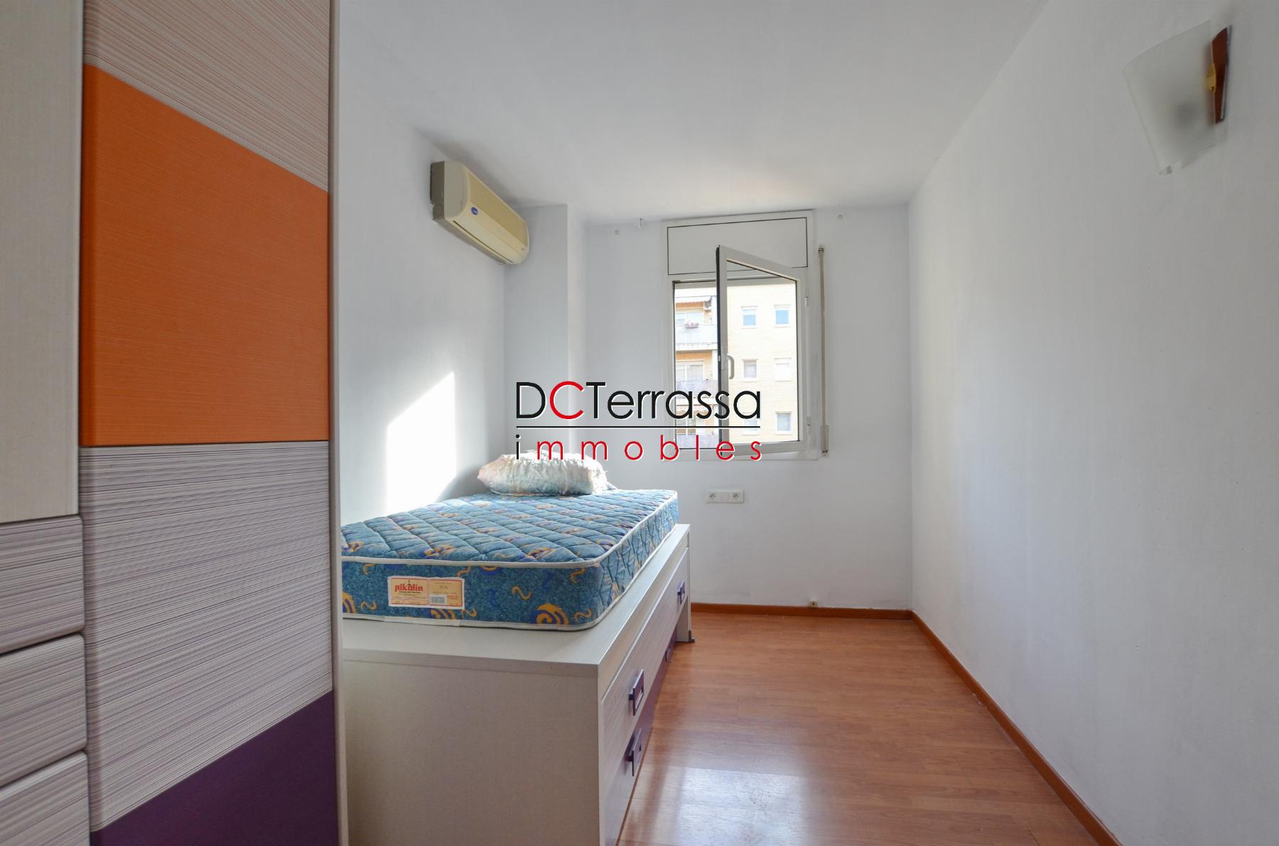 For sale of flat in Terrassa