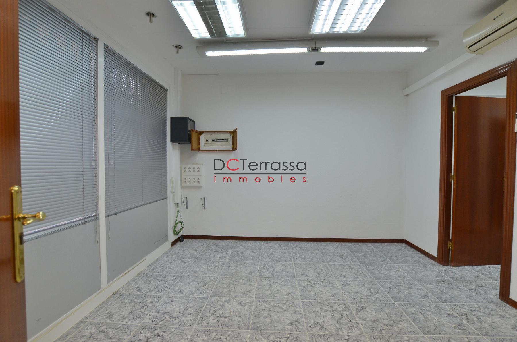 Venda de local comercial a Terrassa