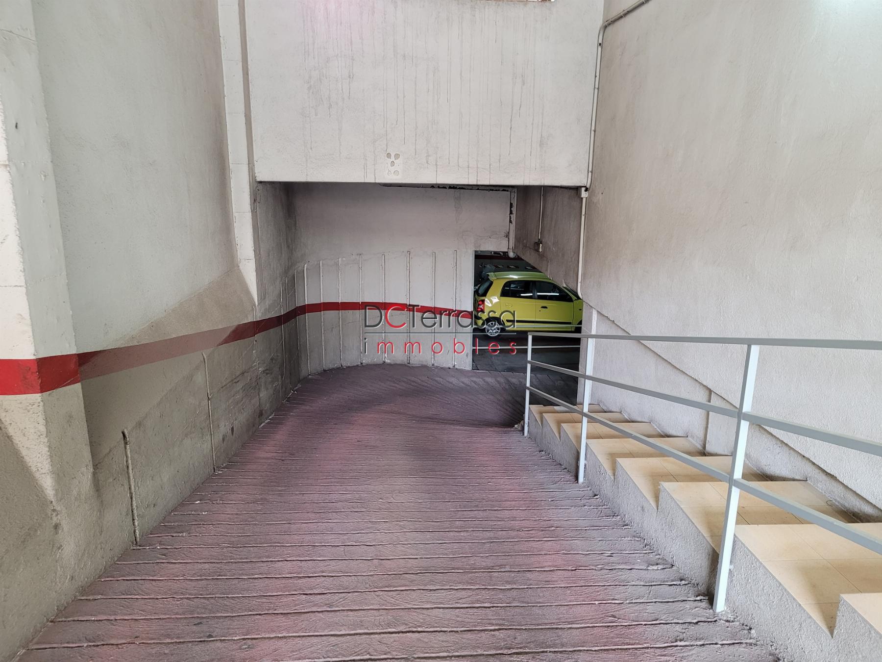 For sale of garage in Terrassa