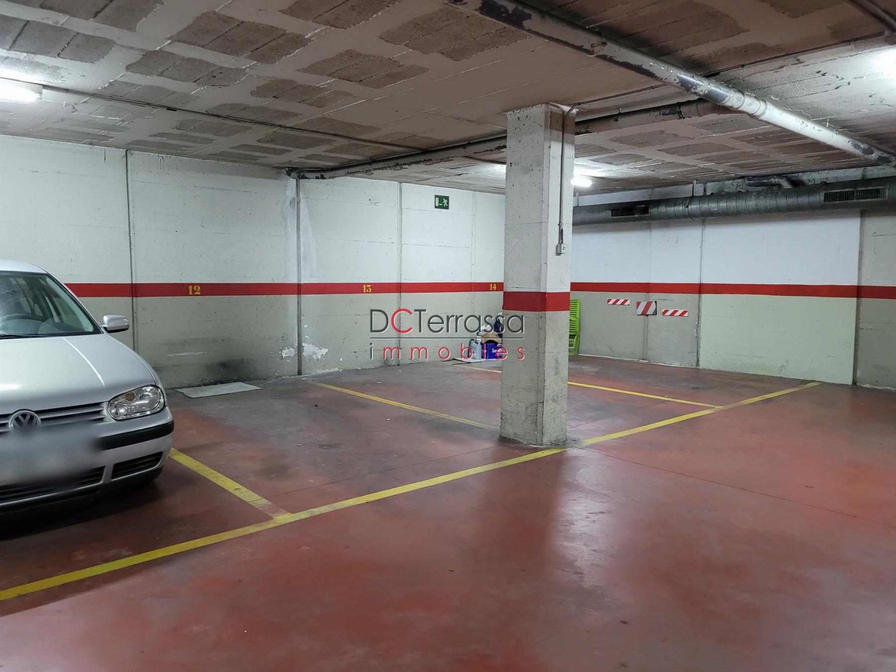 For sale of garage in Terrassa