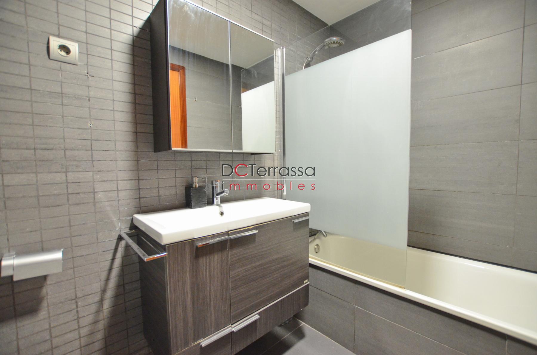 For sale of flat in Terrassa