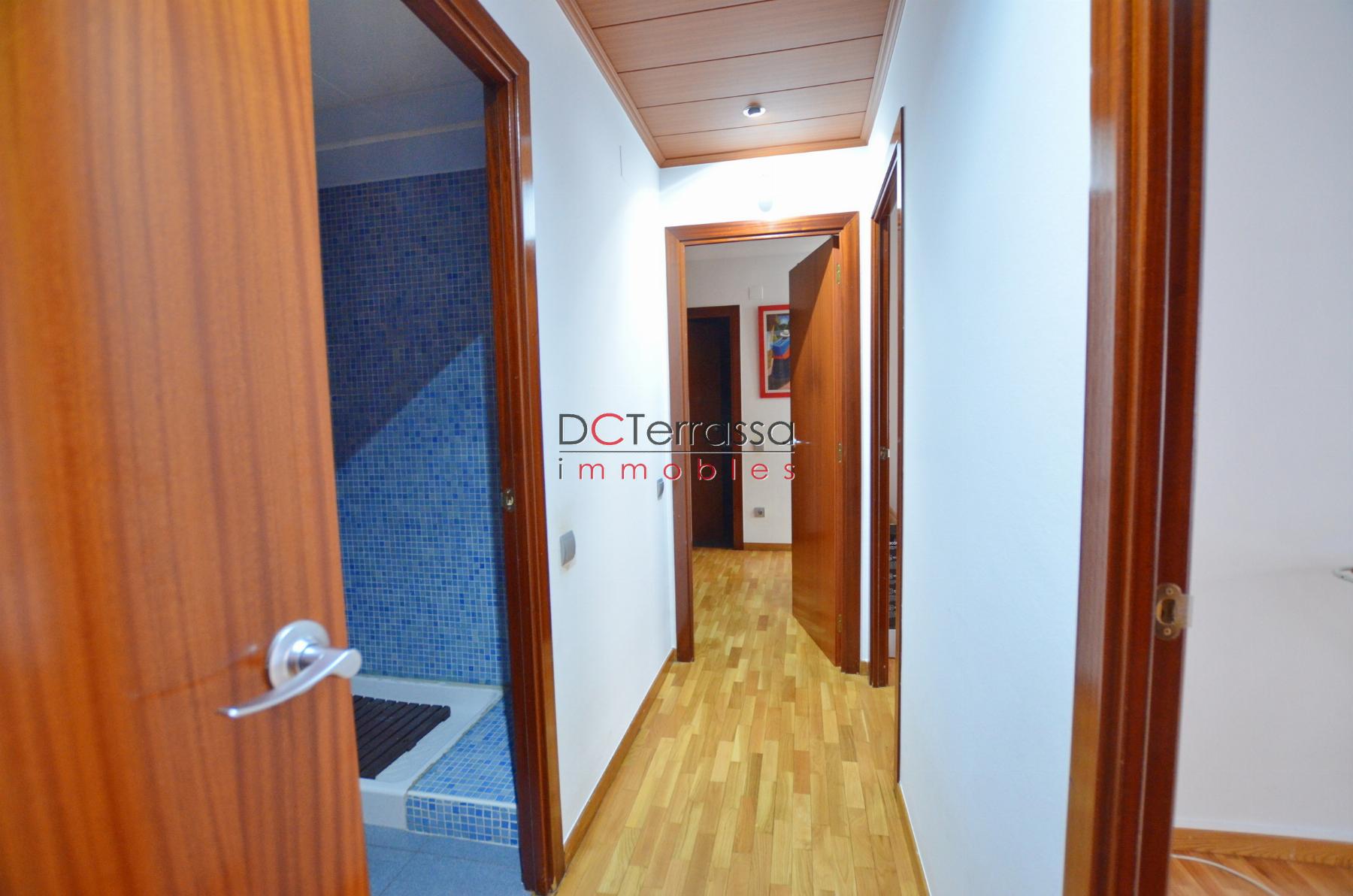 For sale of flat in Terrassa