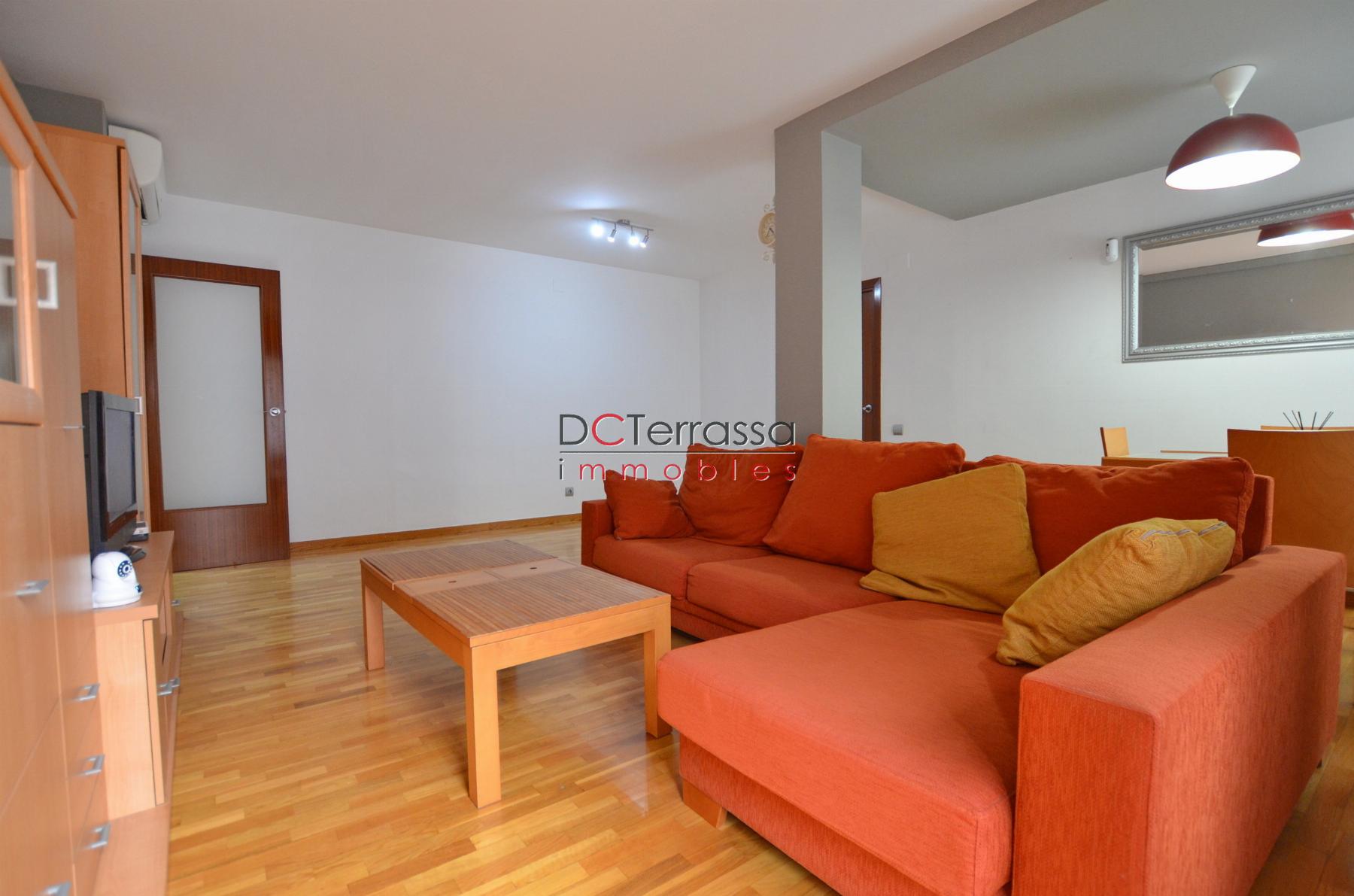 For sale of flat in Terrassa