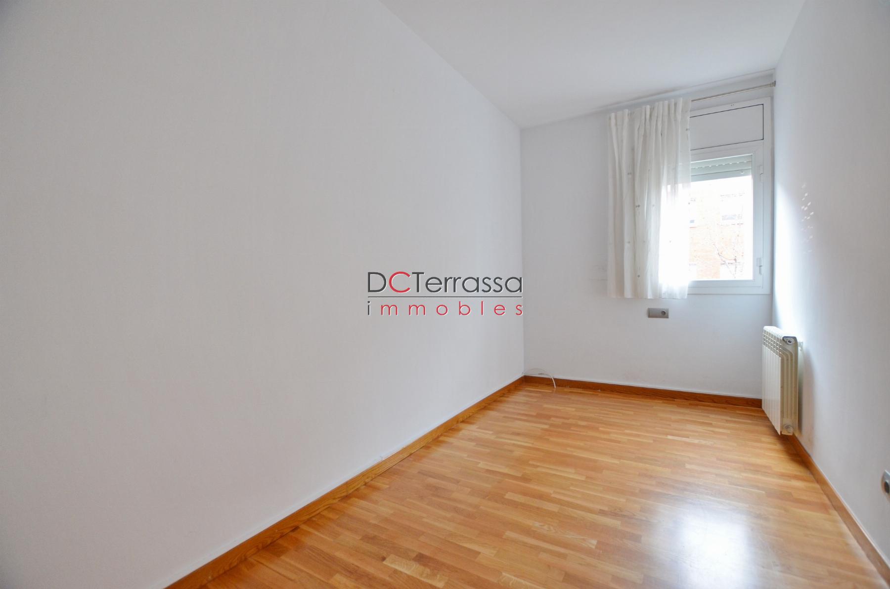 For sale of flat in Terrassa
