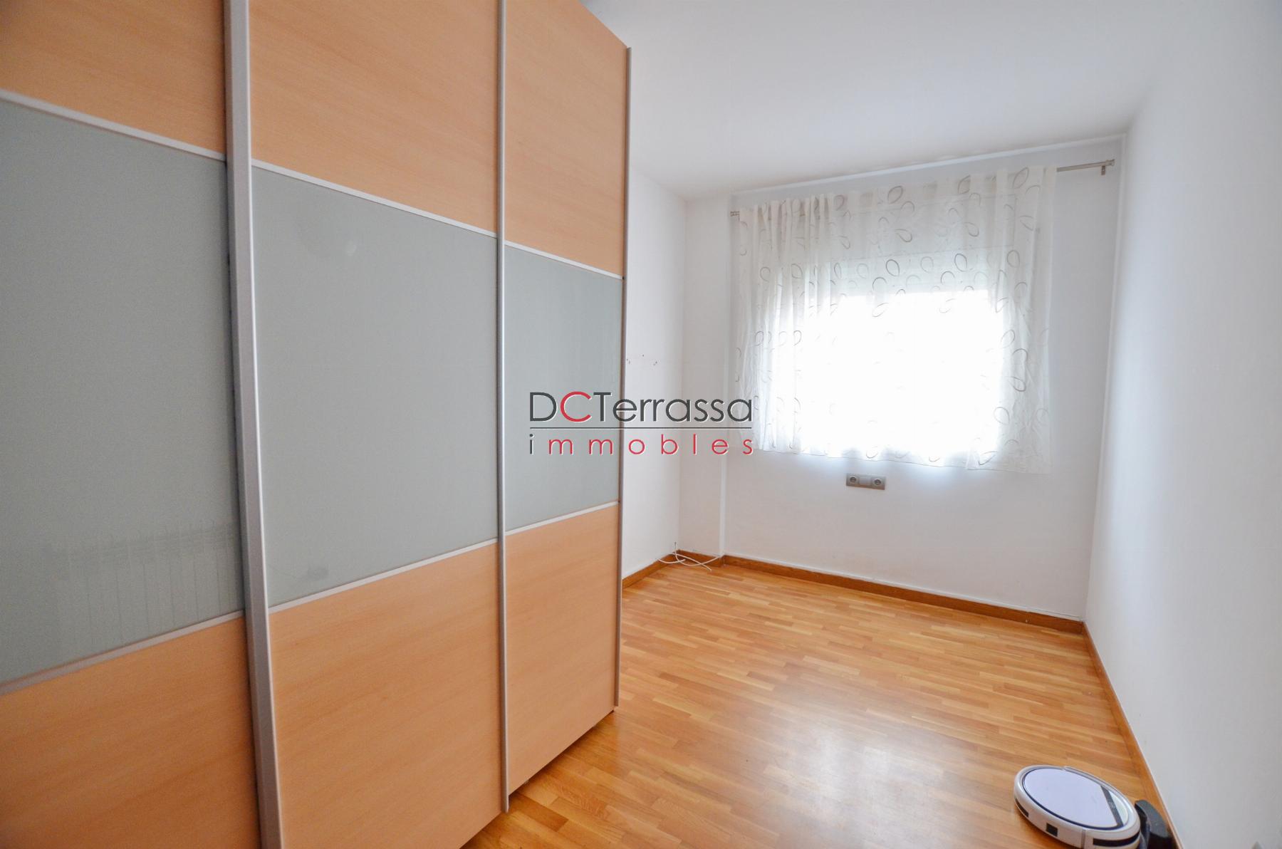 For sale of flat in Terrassa