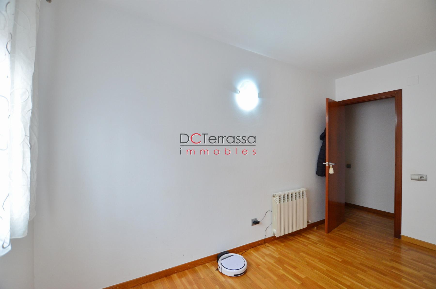 For sale of flat in Terrassa