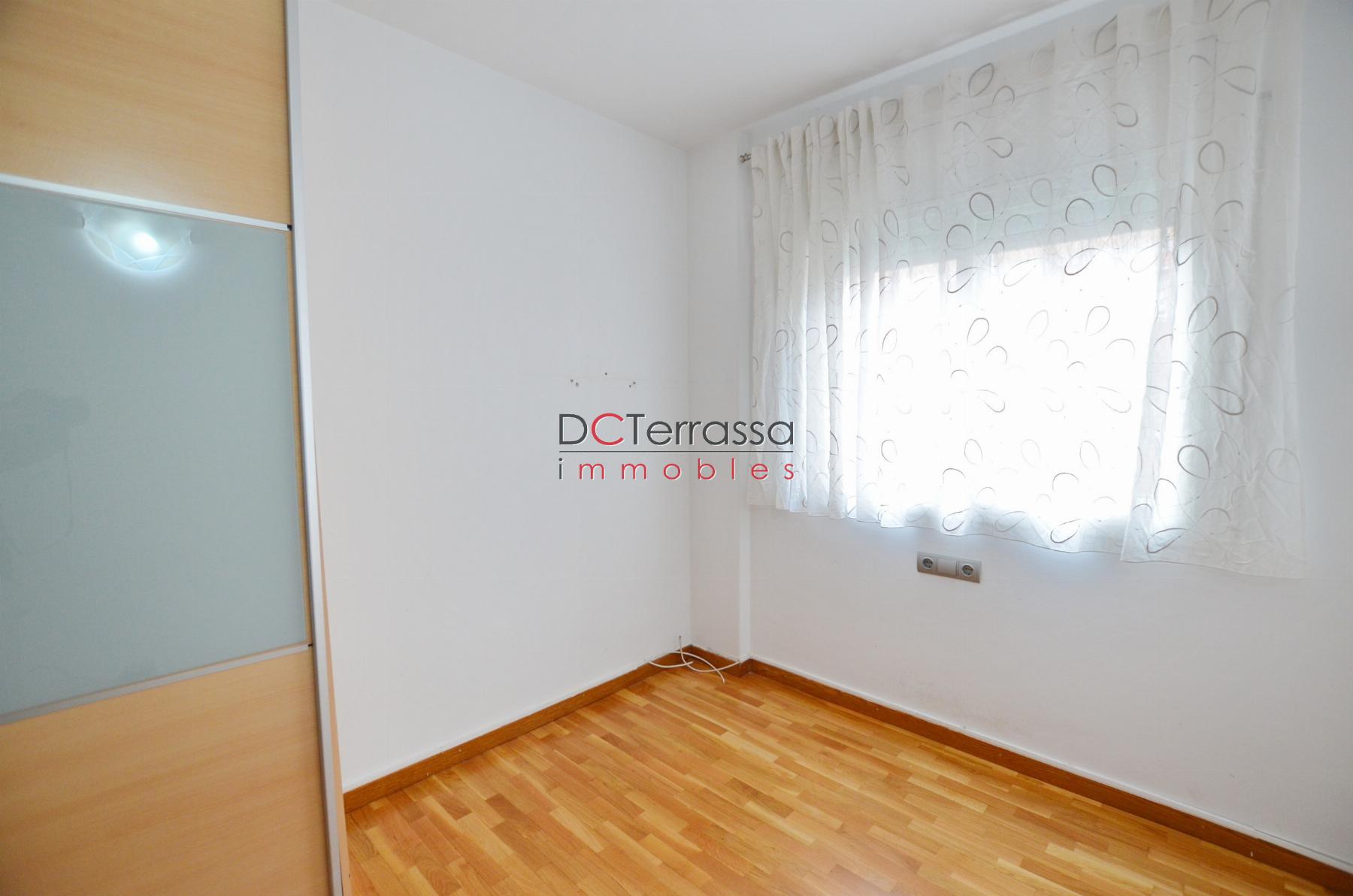 For sale of flat in Terrassa