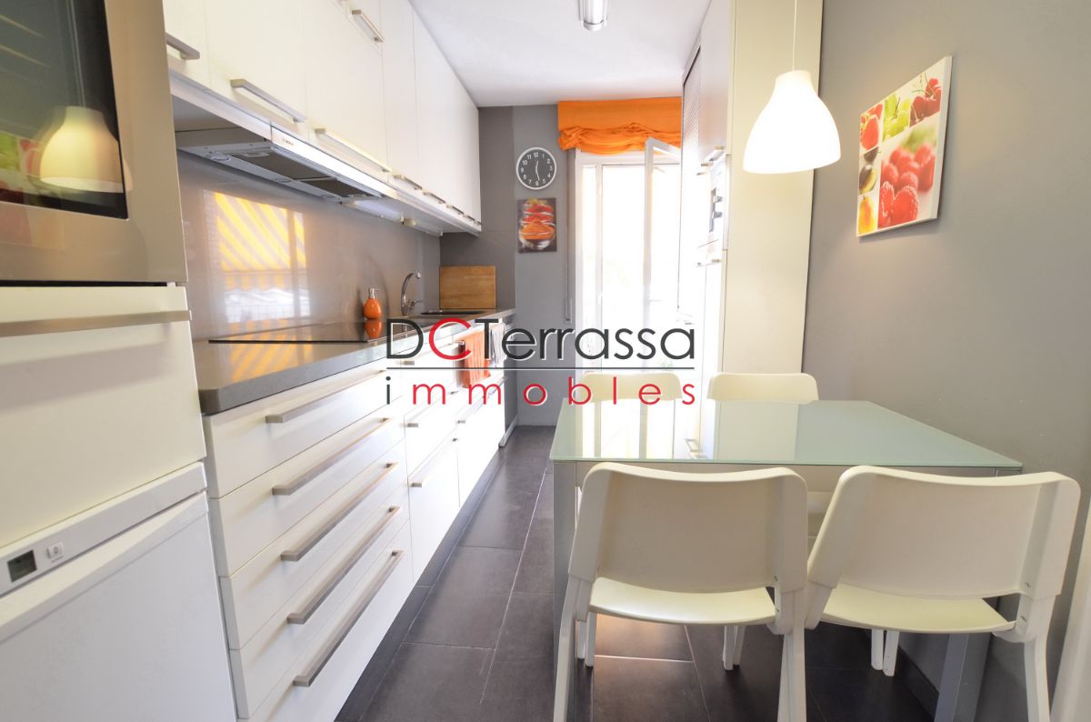 For sale of flat in Terrassa