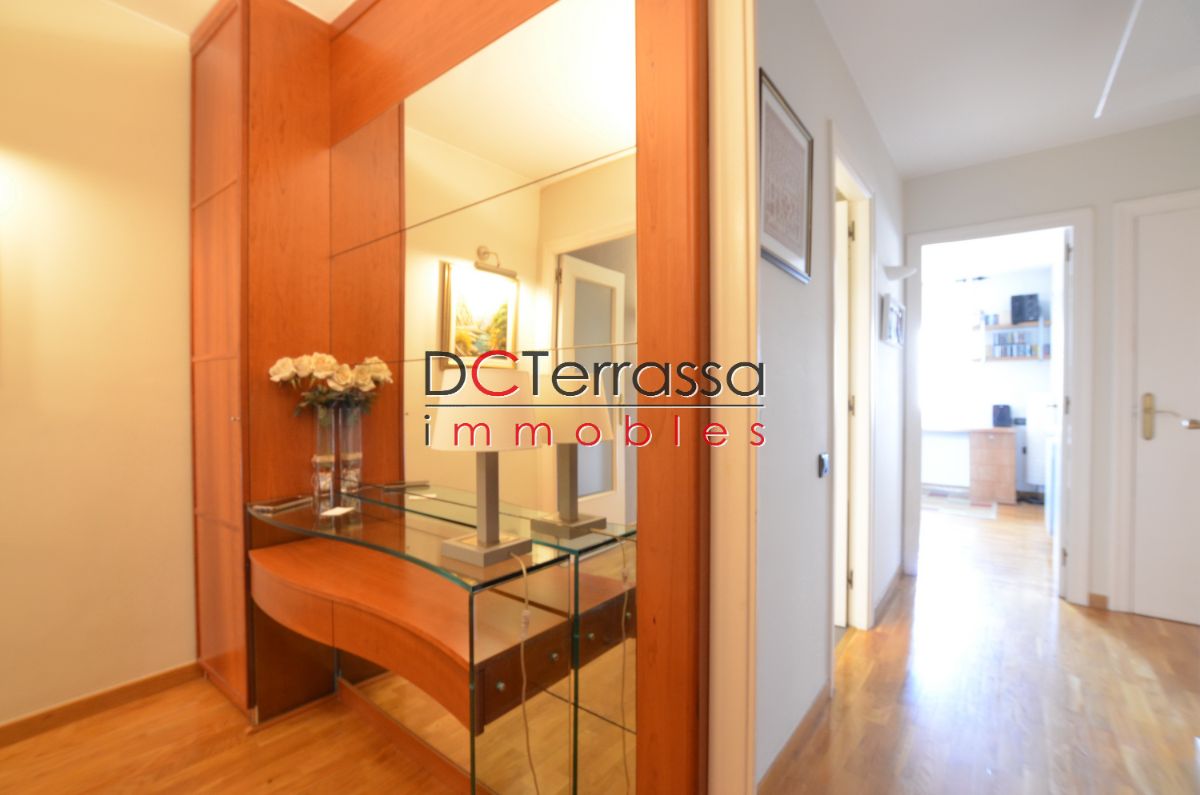 For sale of flat in Terrassa