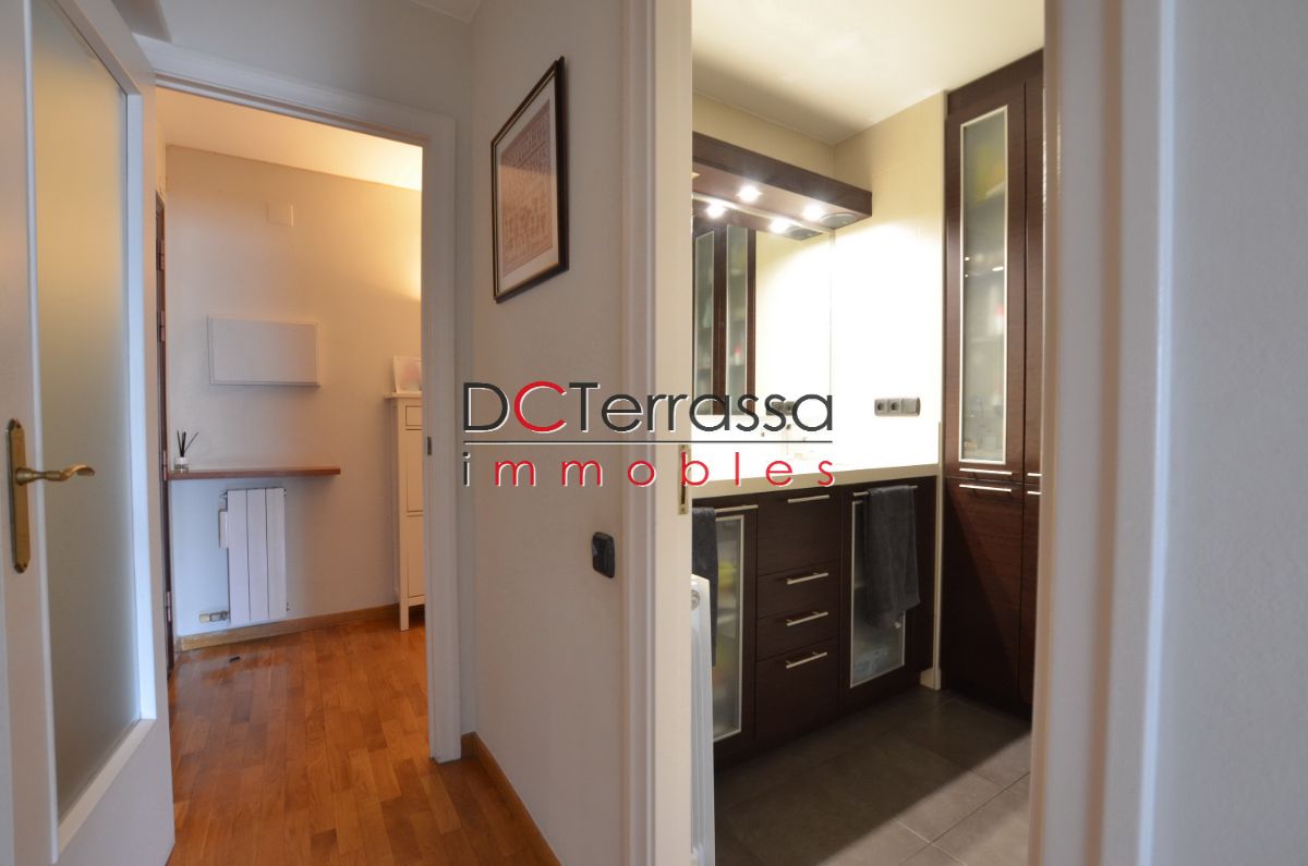 For sale of flat in Terrassa