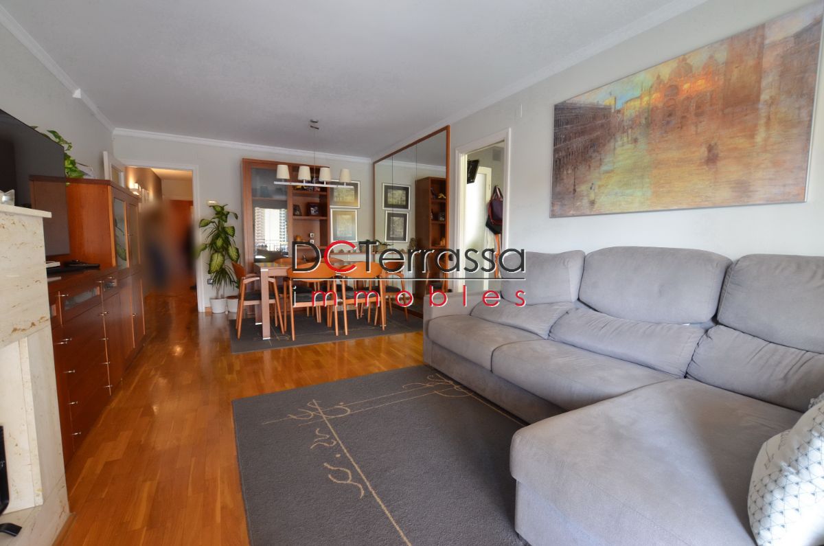 For sale of flat in Terrassa