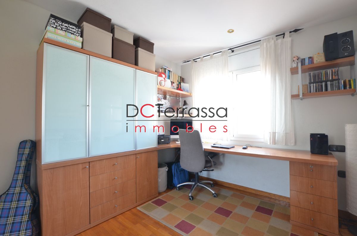 For sale of flat in Terrassa