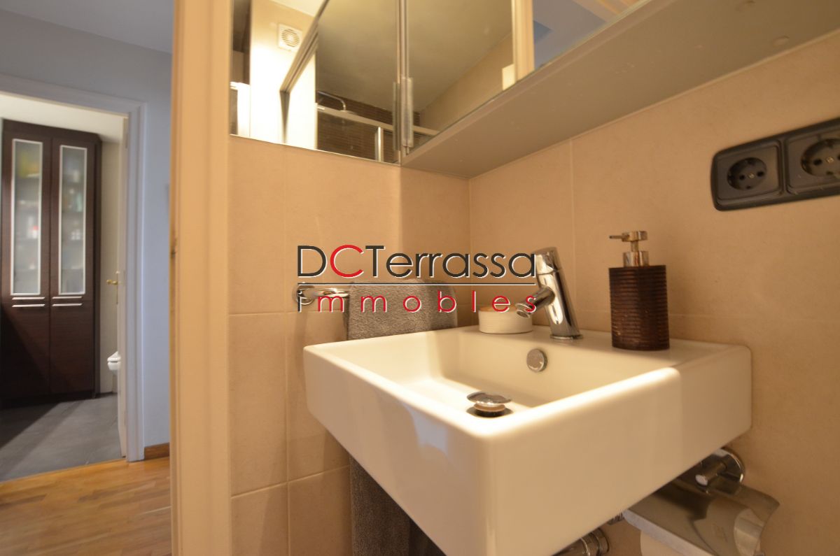 For sale of flat in Terrassa
