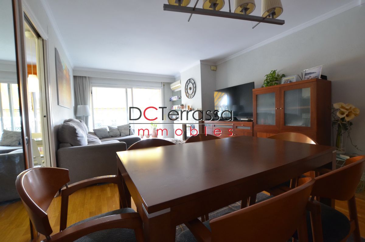 For sale of flat in Terrassa