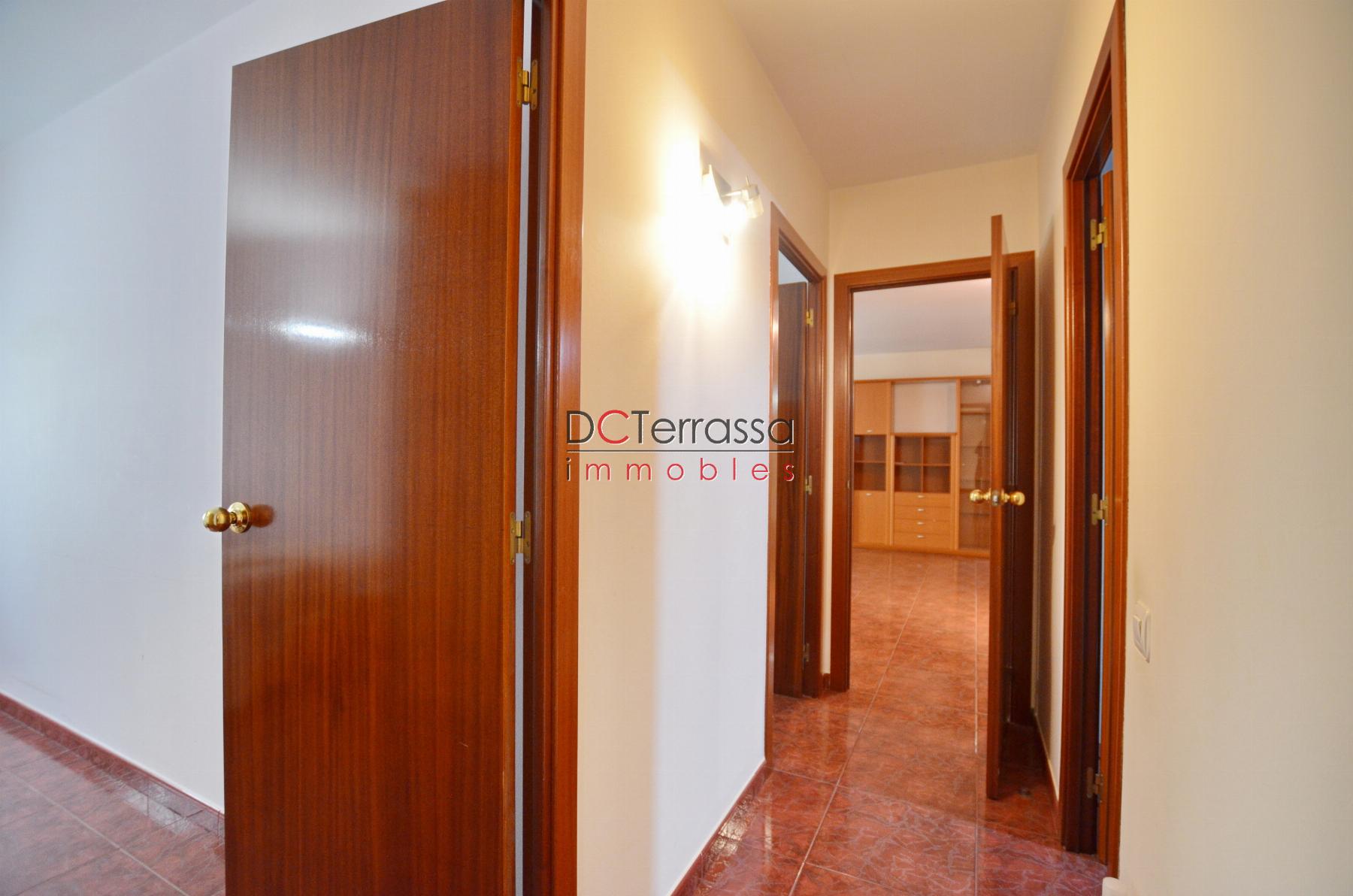 For sale of flat in Terrassa