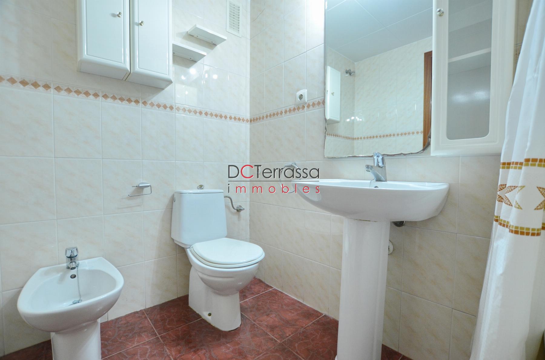 For sale of flat in Terrassa
