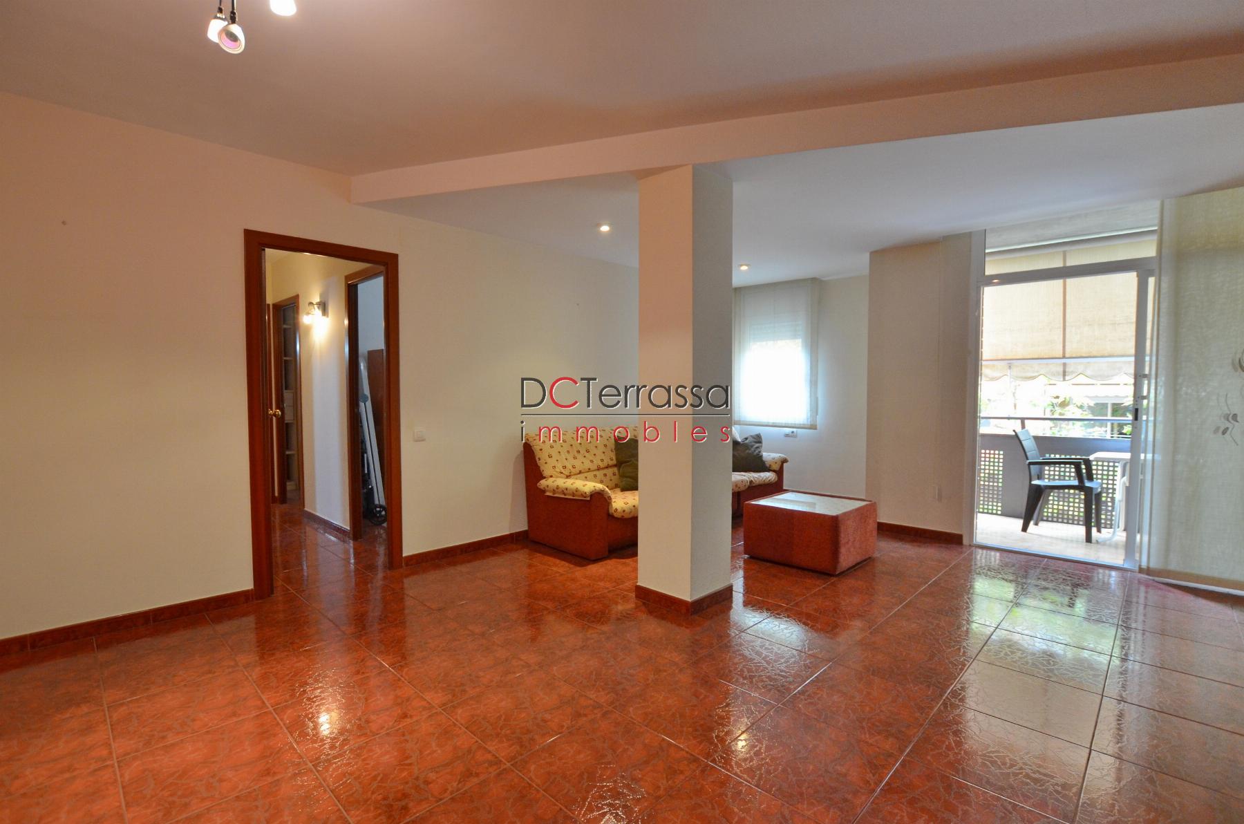 For sale of flat in Terrassa