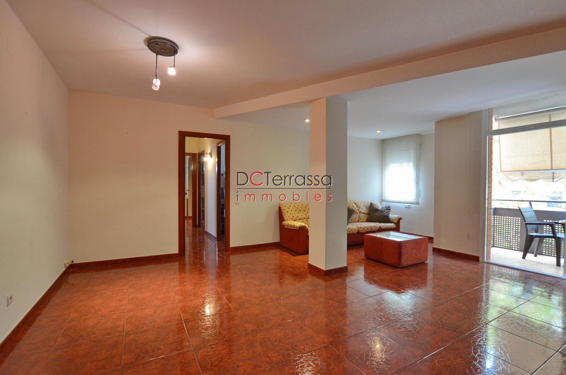 For sale of flat in Terrassa