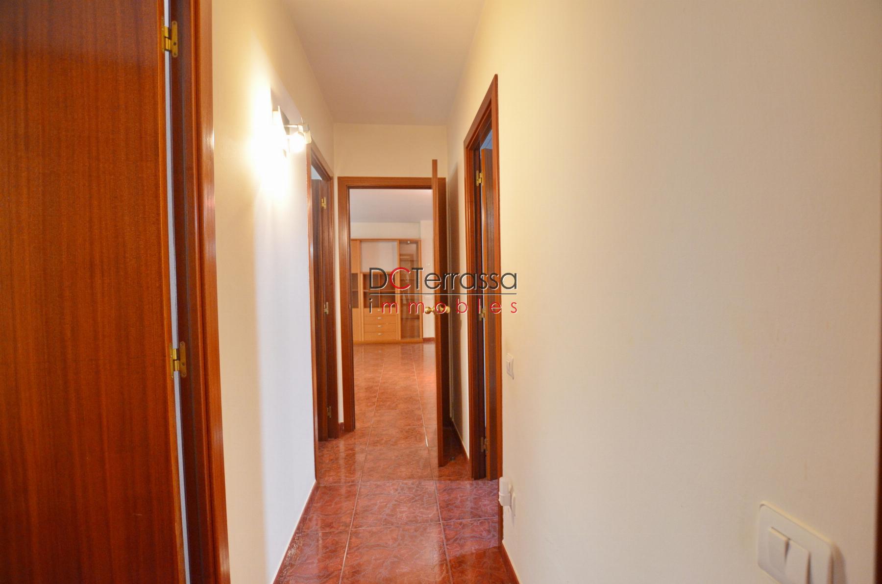 For sale of flat in Terrassa