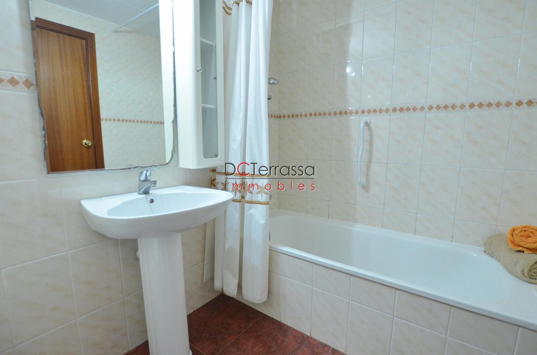 For sale of flat in Terrassa