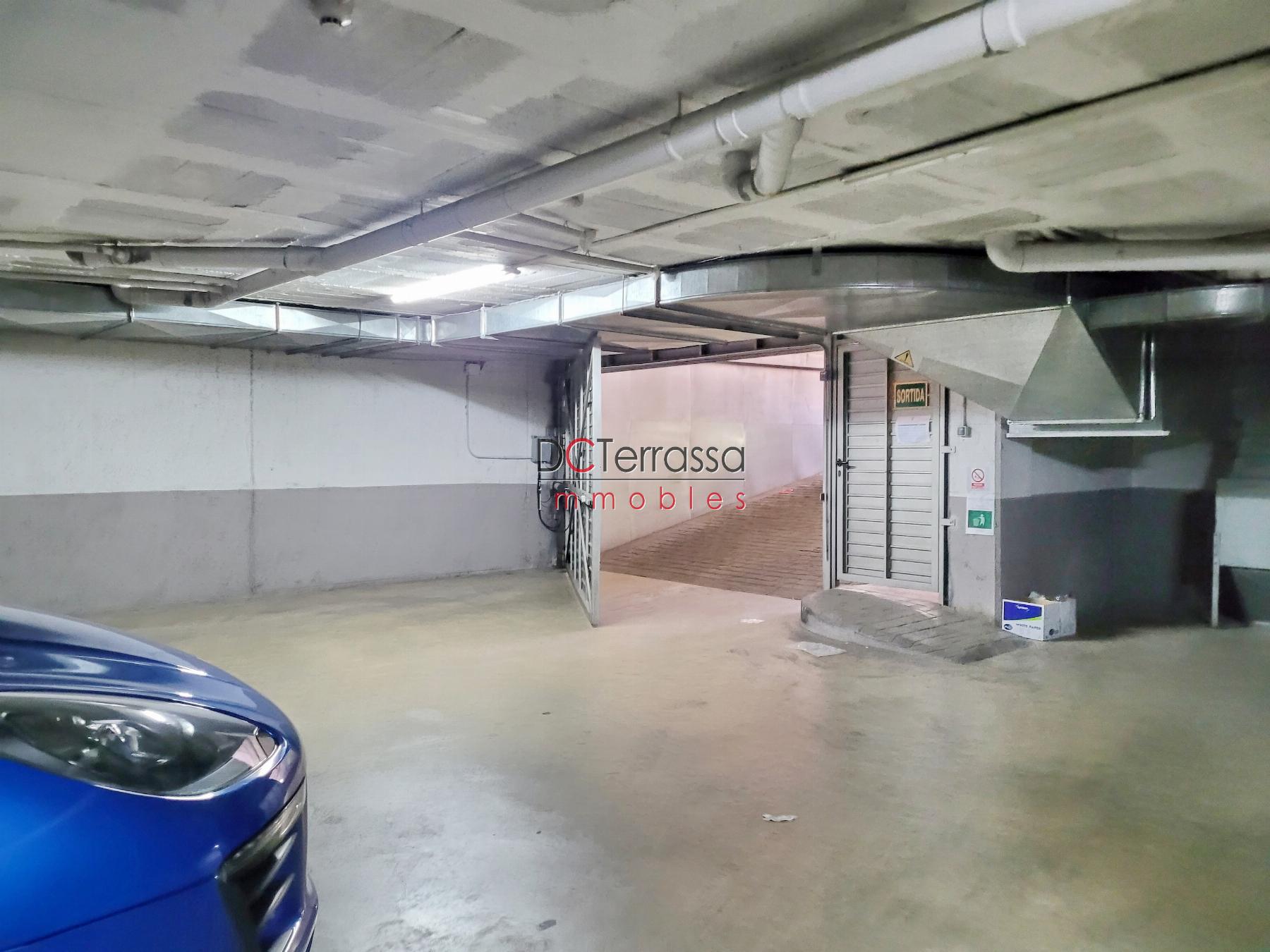 For rent of garage in Terrassa