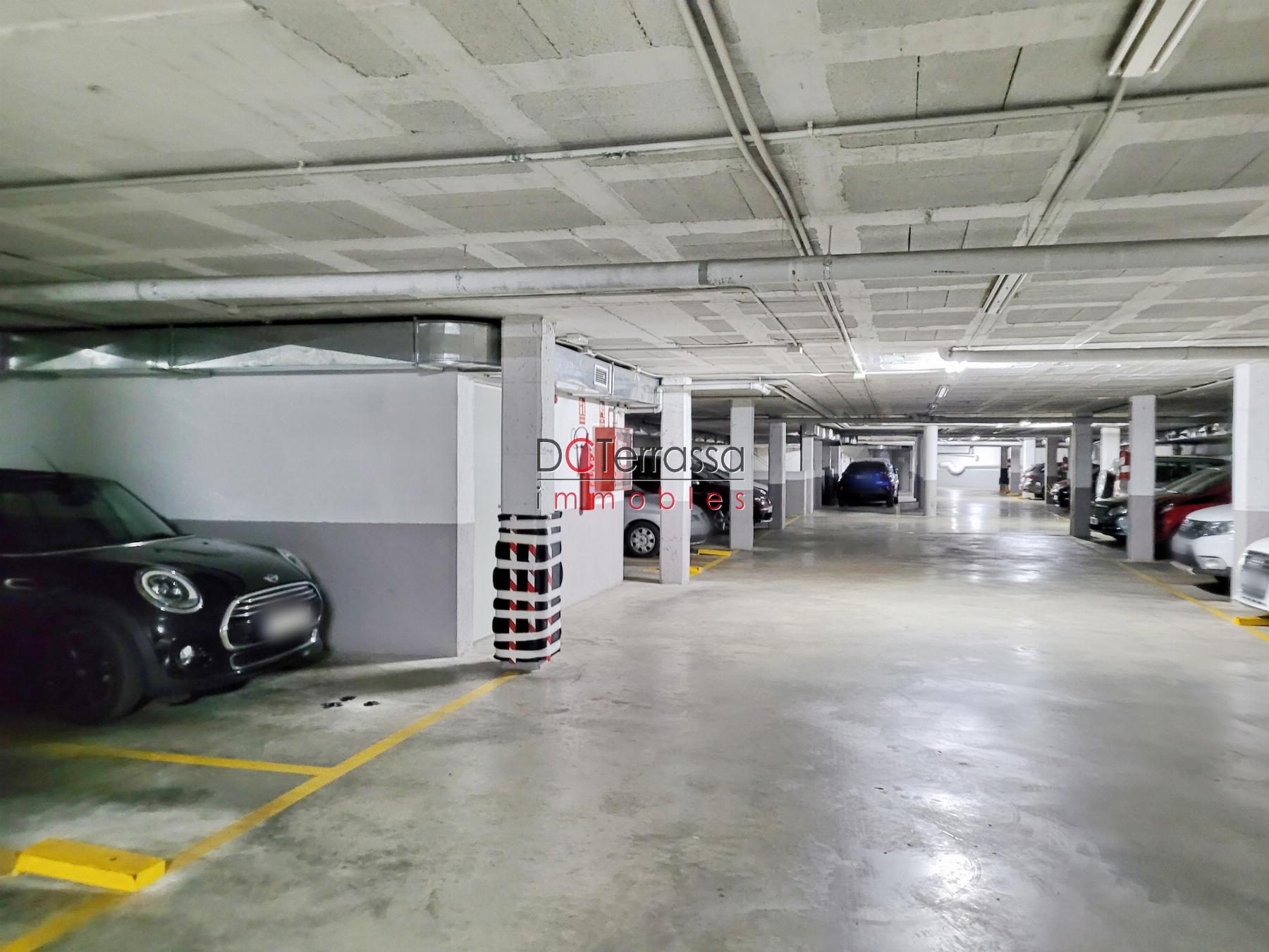 For rent of garage in Terrassa