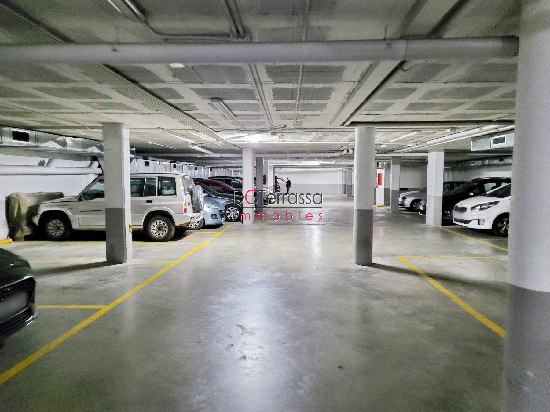 For rent of garage in Terrassa