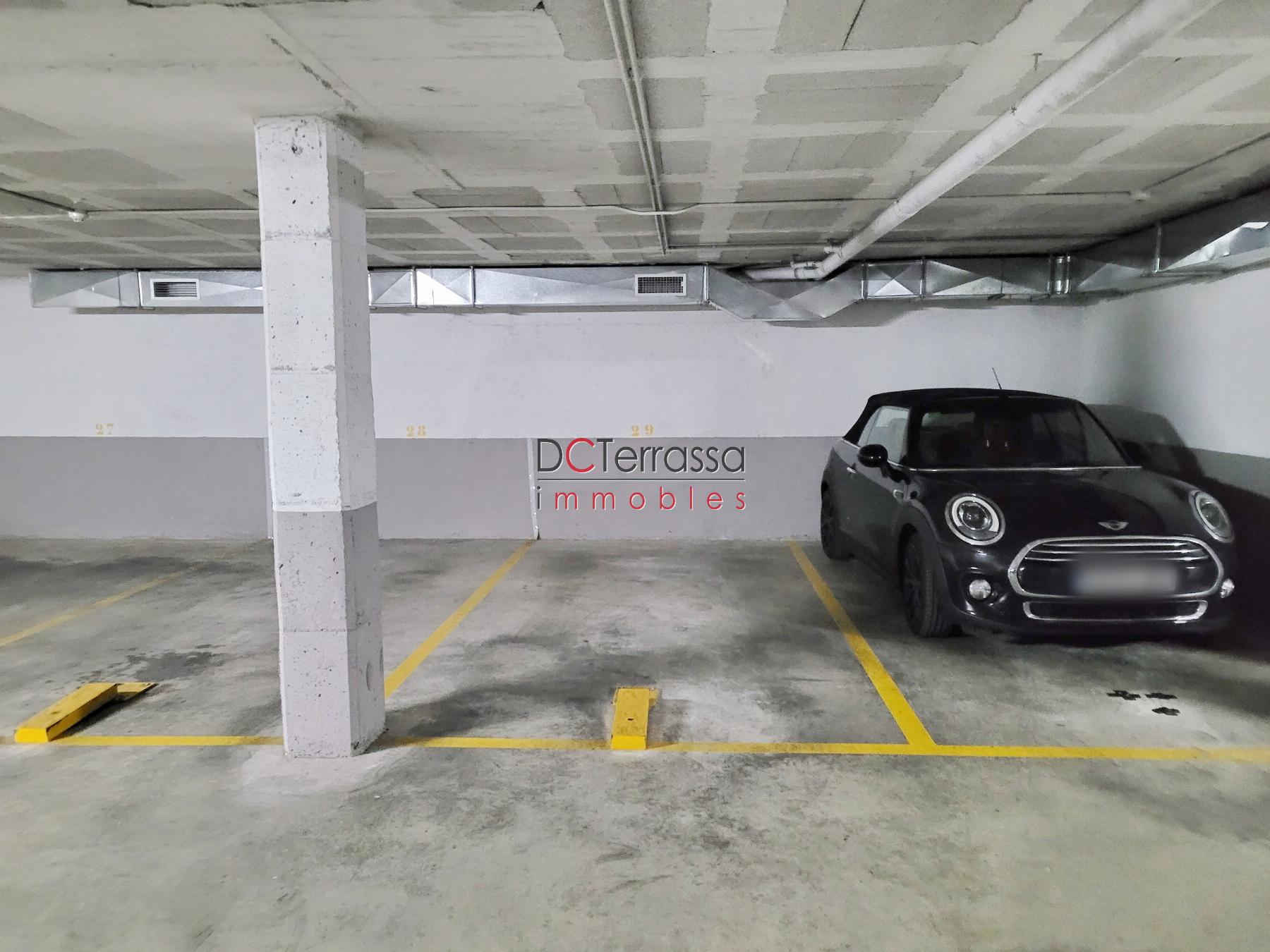 For rent of garage in Terrassa