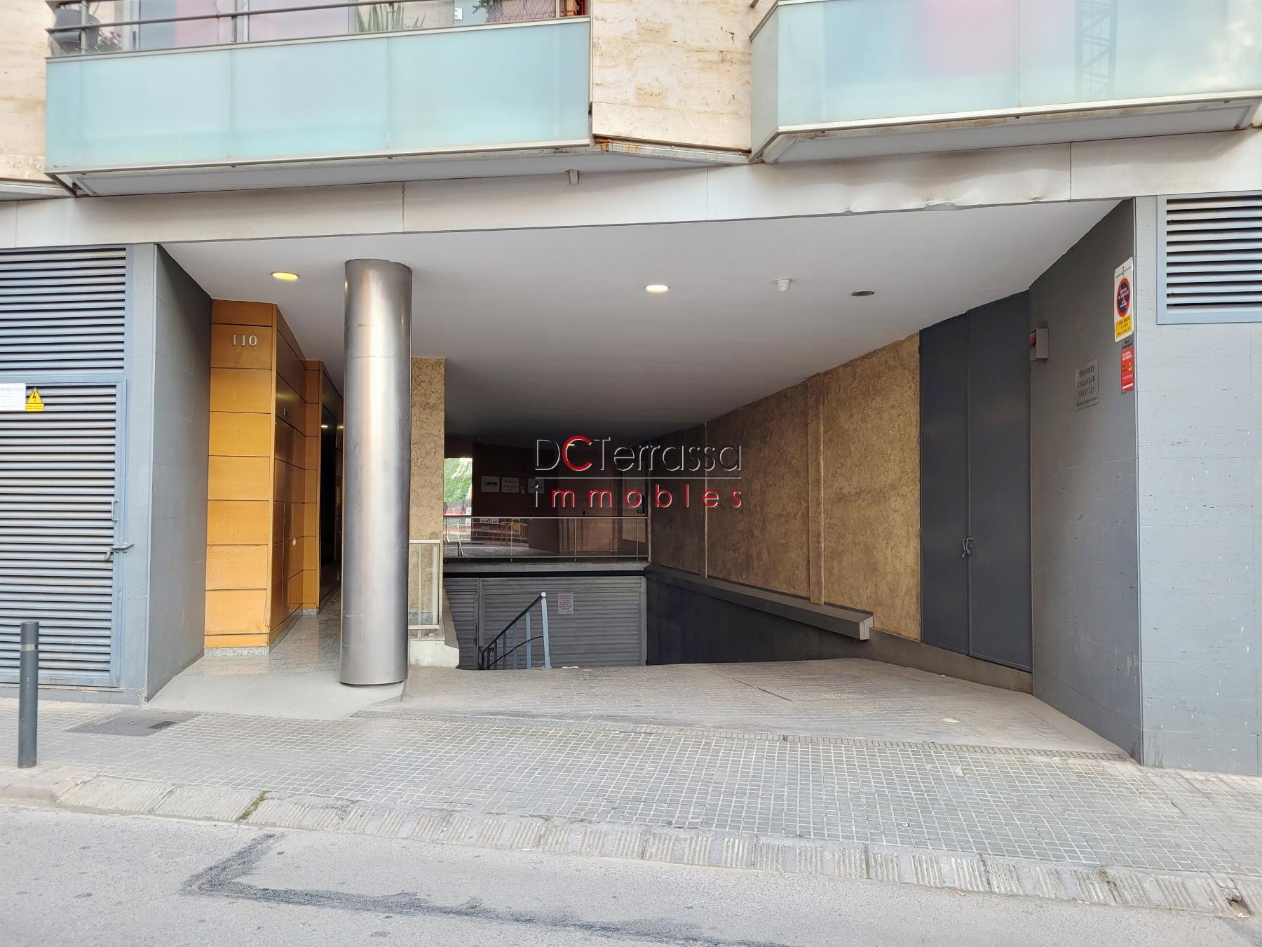 For rent of garage in Terrassa