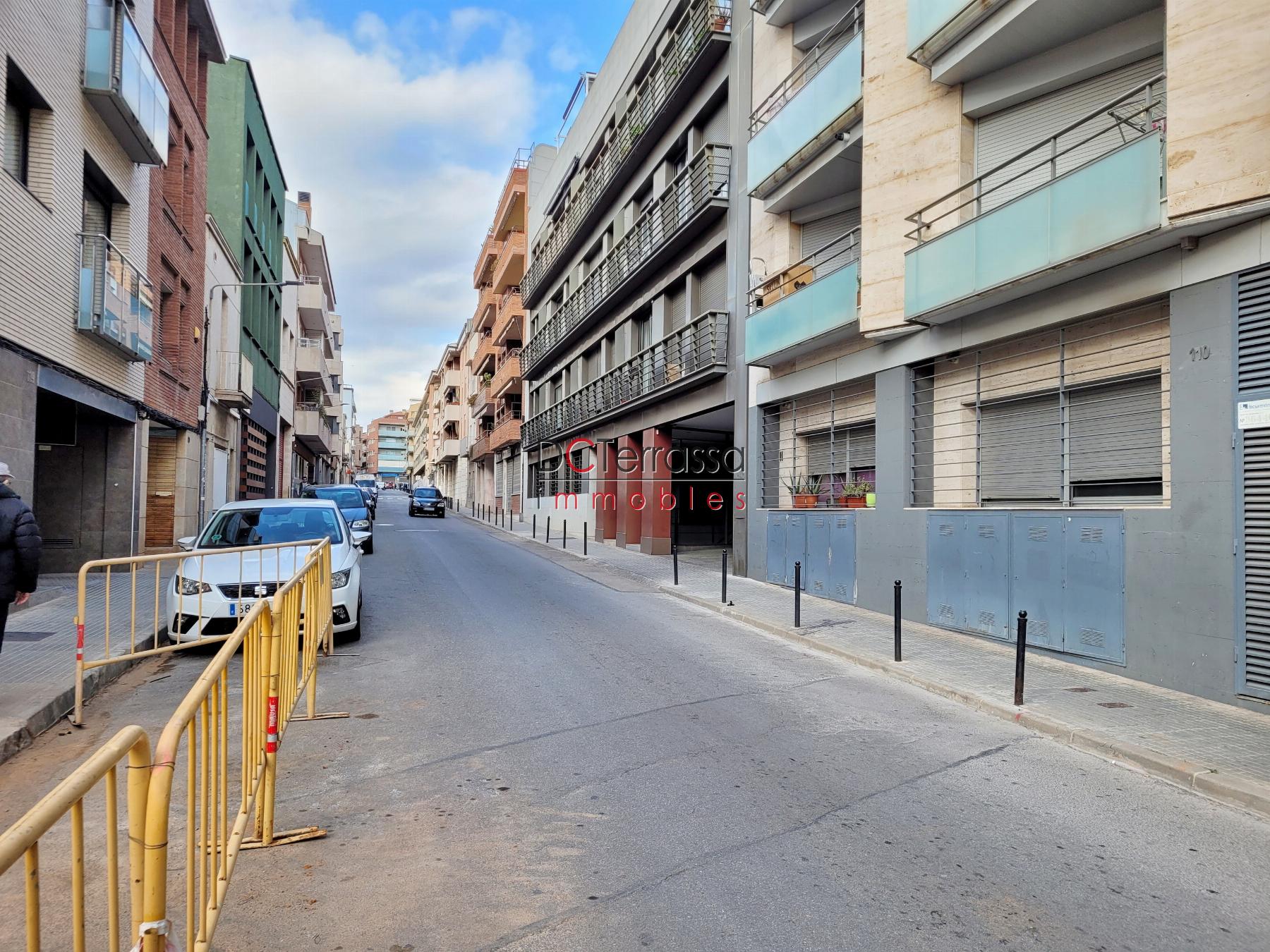 For rent of garage in Terrassa