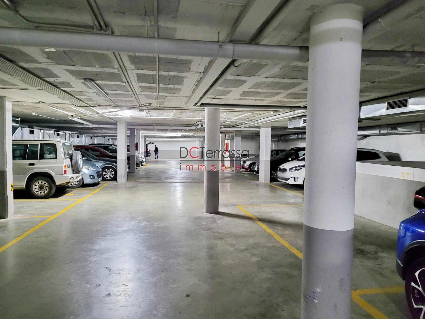 For rent of garage in Terrassa