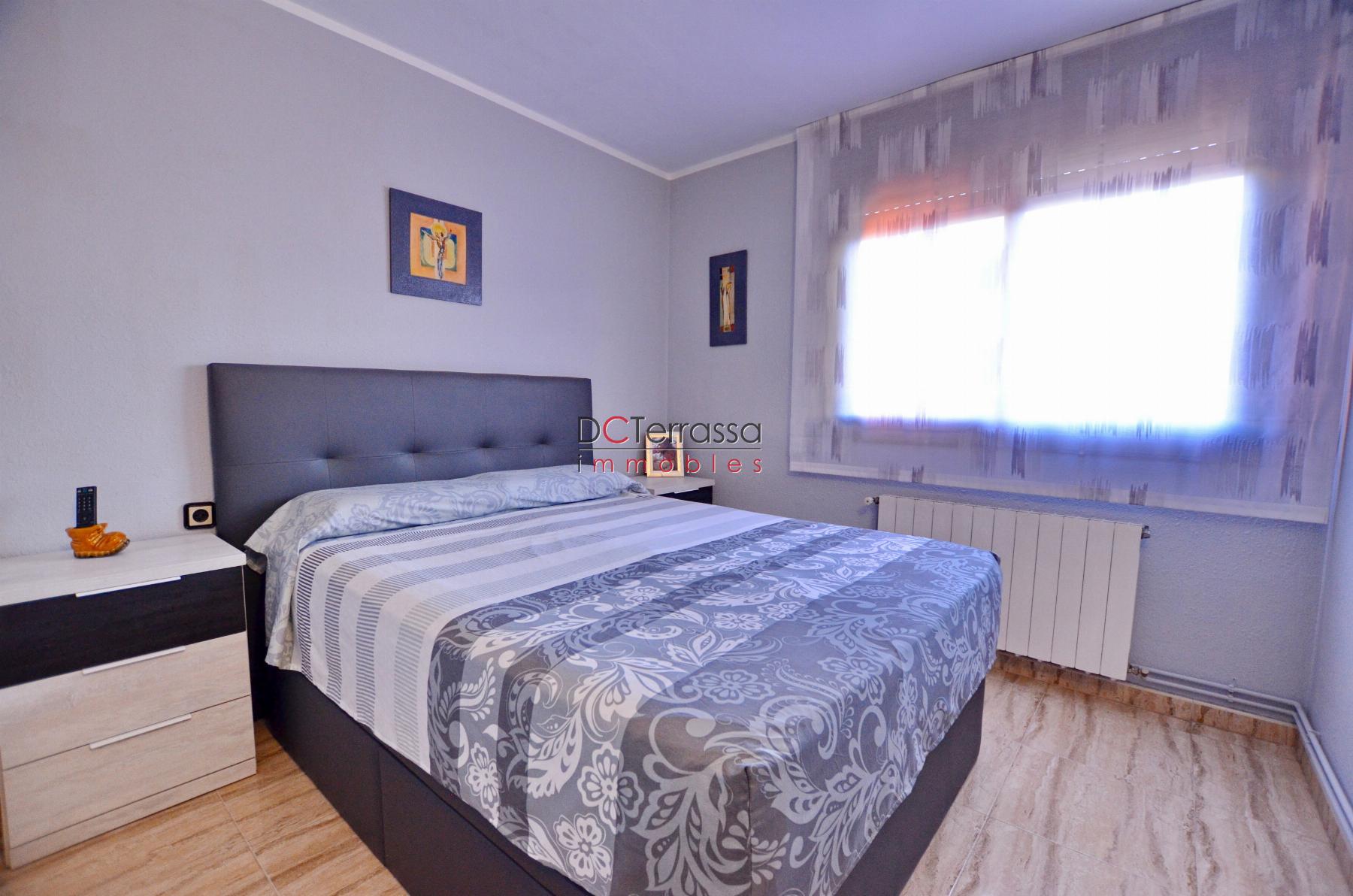 For sale of flat in Barberà del Vallès