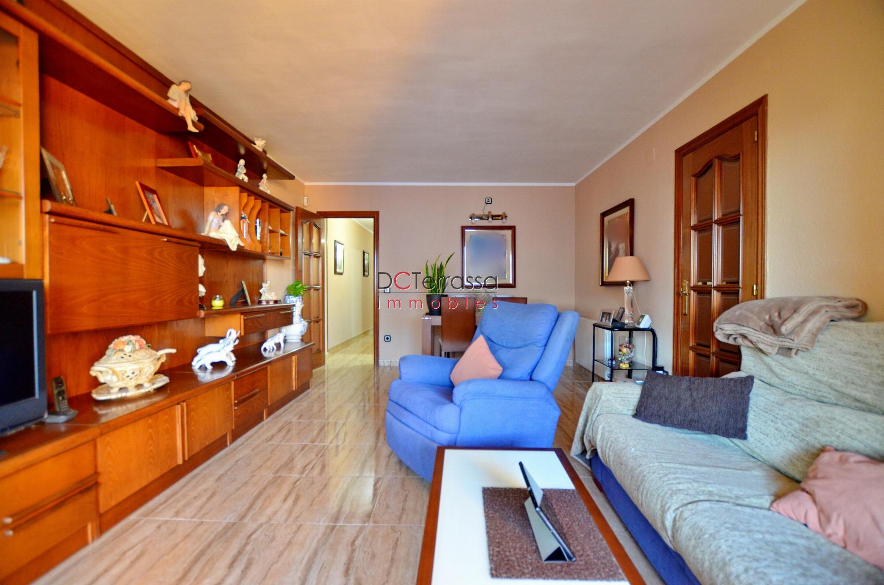 For sale of flat in Barberà del Vallès