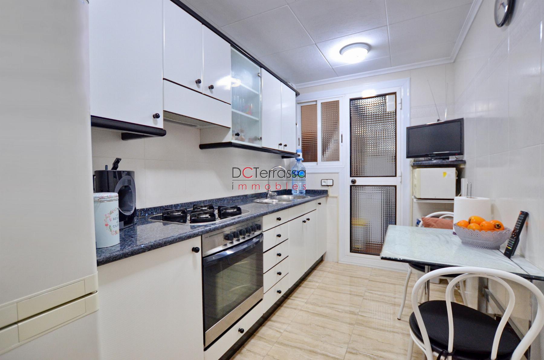 For sale of flat in Barberà del Vallès